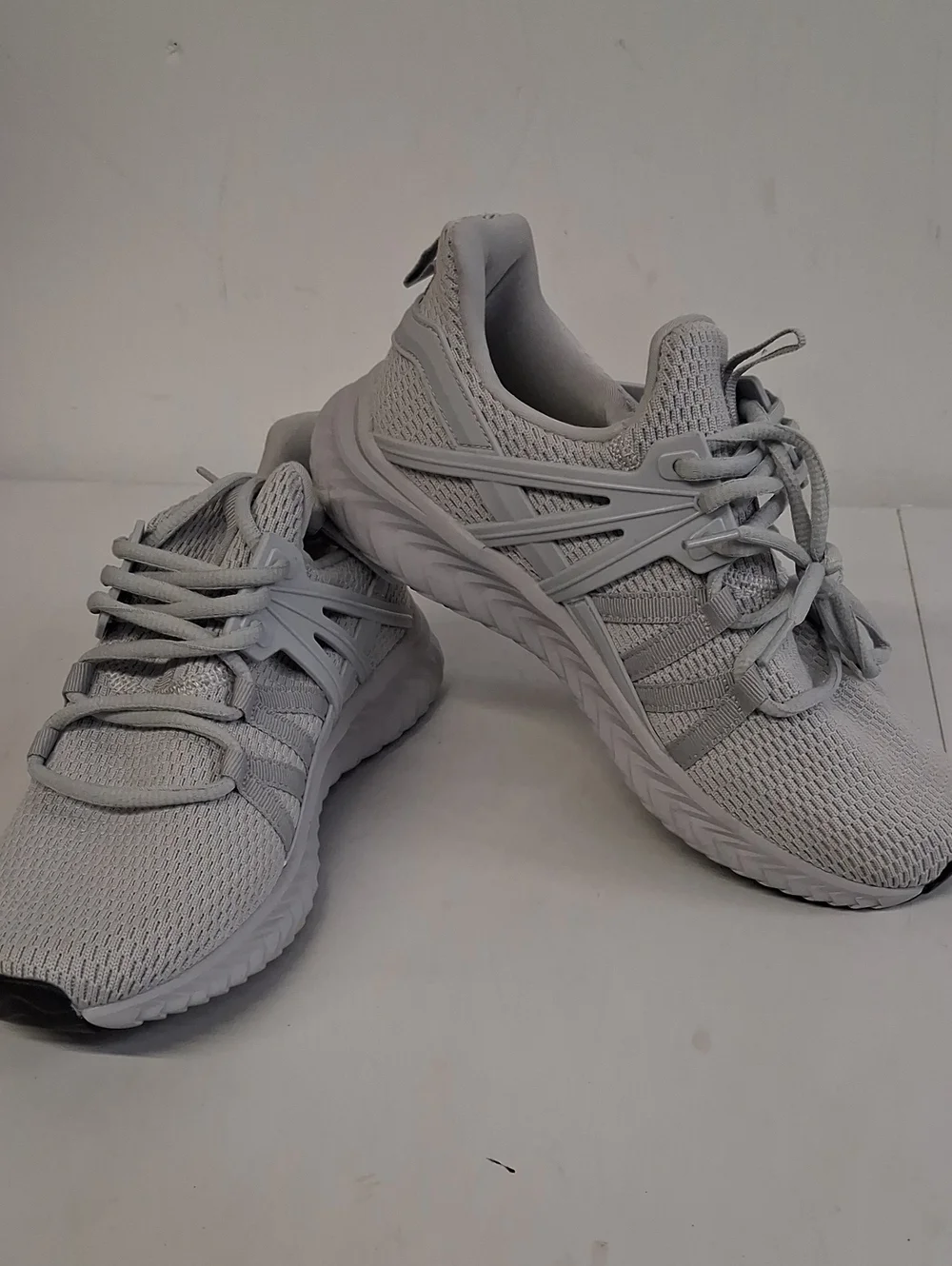 NWOTbWomen's Lightweight Breathable Running Sneakers - Grey